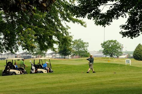 selfridge air force base golf.